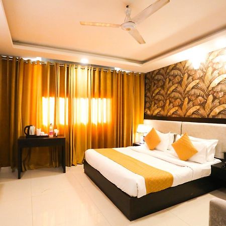 Hotel Aashiyana Nowe Delhi Zewnętrze zdjęcie