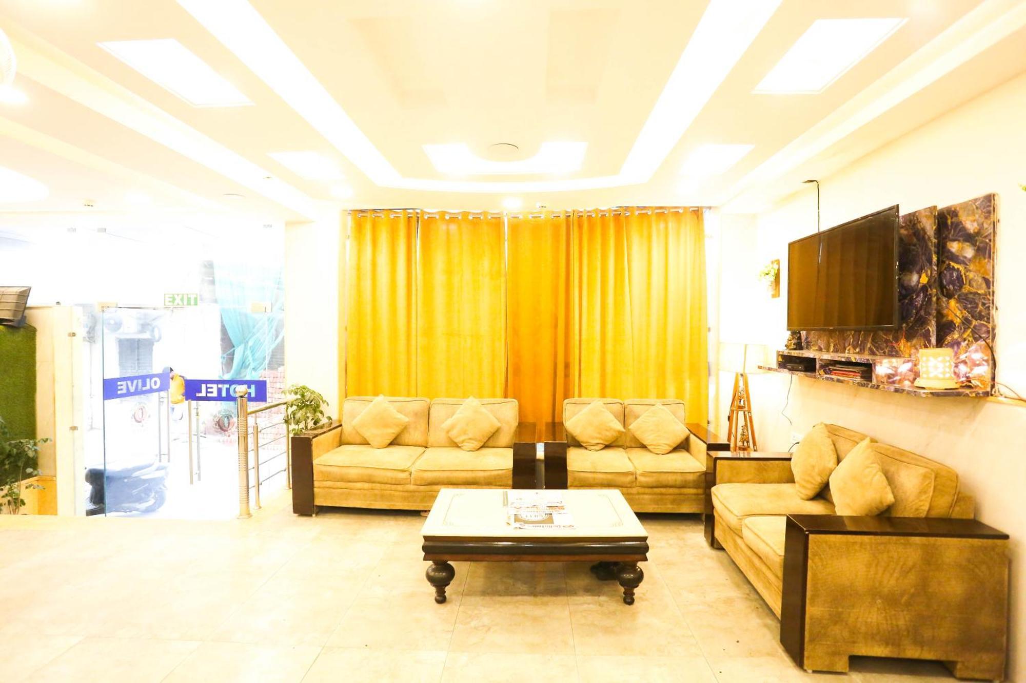Hotel Aashiyana Nowe Delhi Zewnętrze zdjęcie