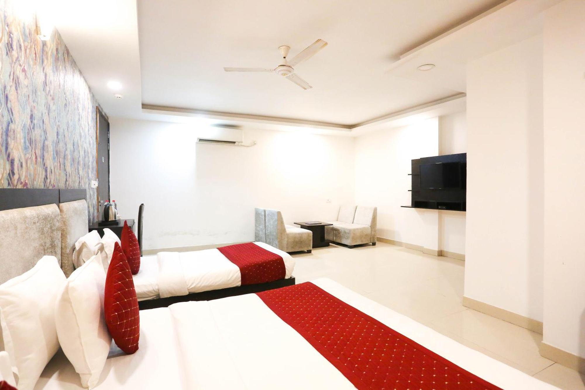 Hotel Aashiyana Nowe Delhi Zewnętrze zdjęcie