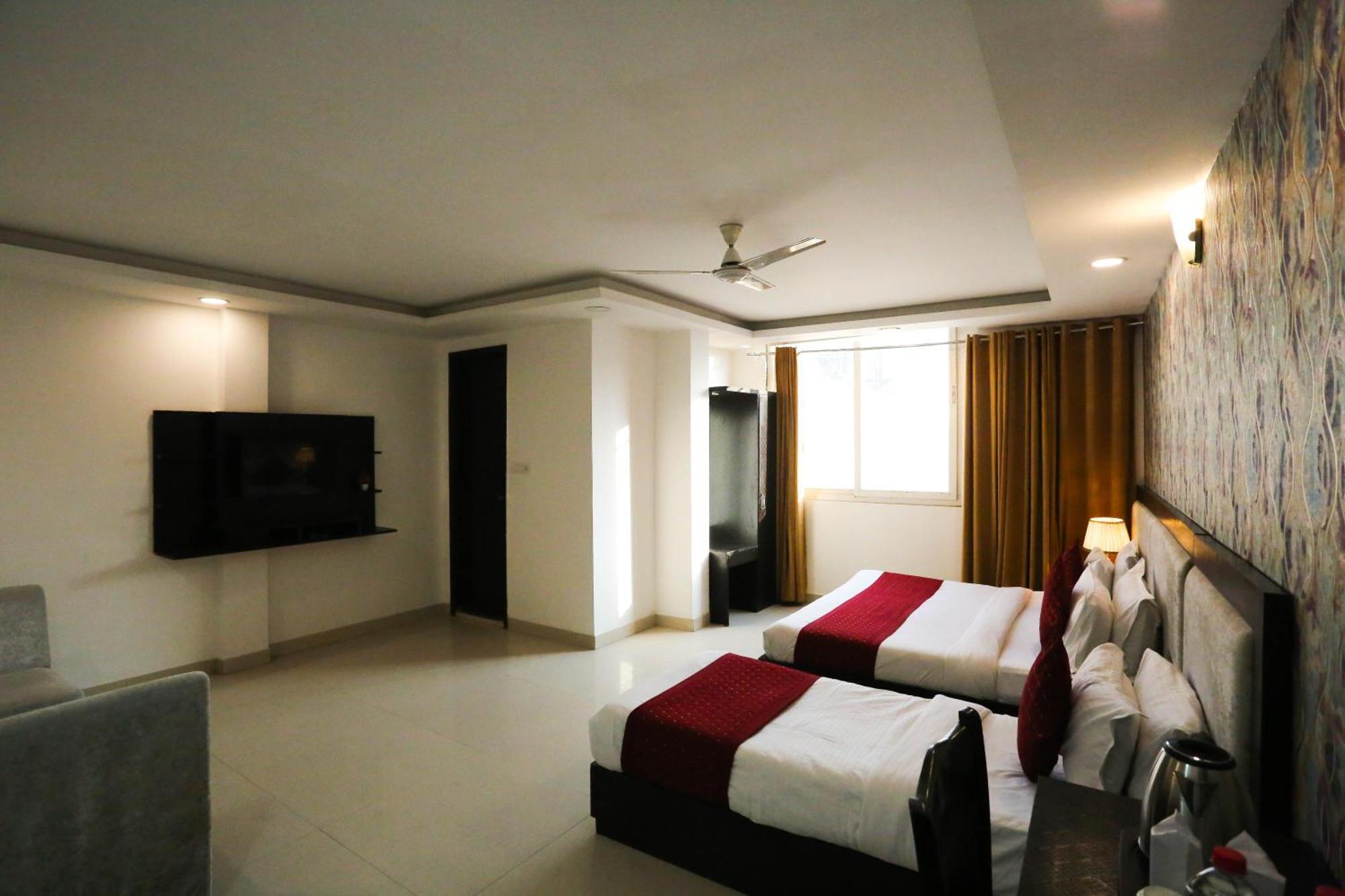 Hotel Aashiyana Nowe Delhi Zewnętrze zdjęcie