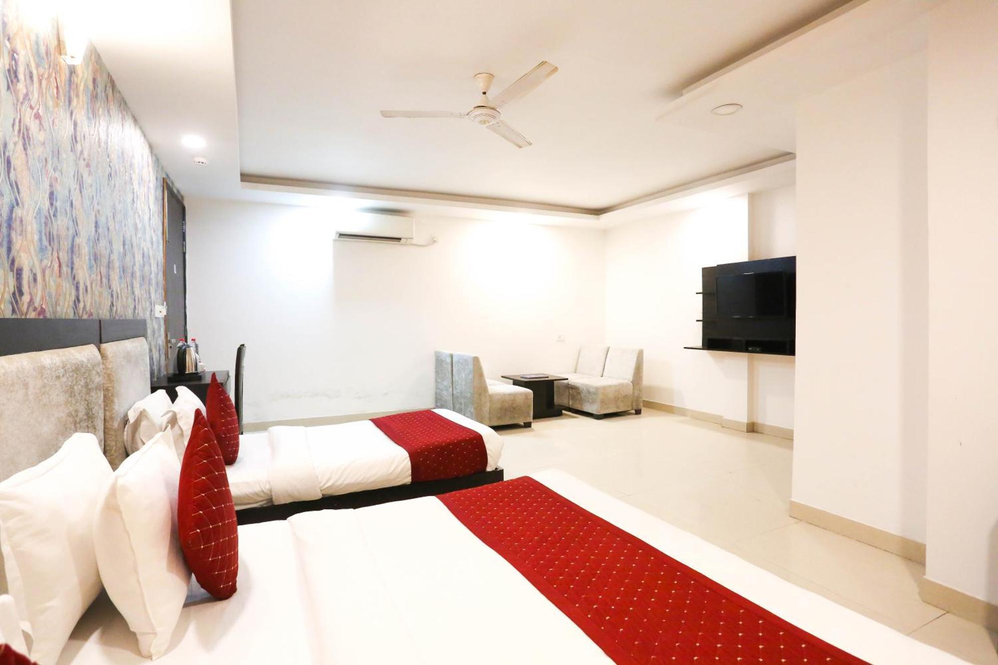 Hotel Aashiyana Nowe Delhi Zewnętrze zdjęcie