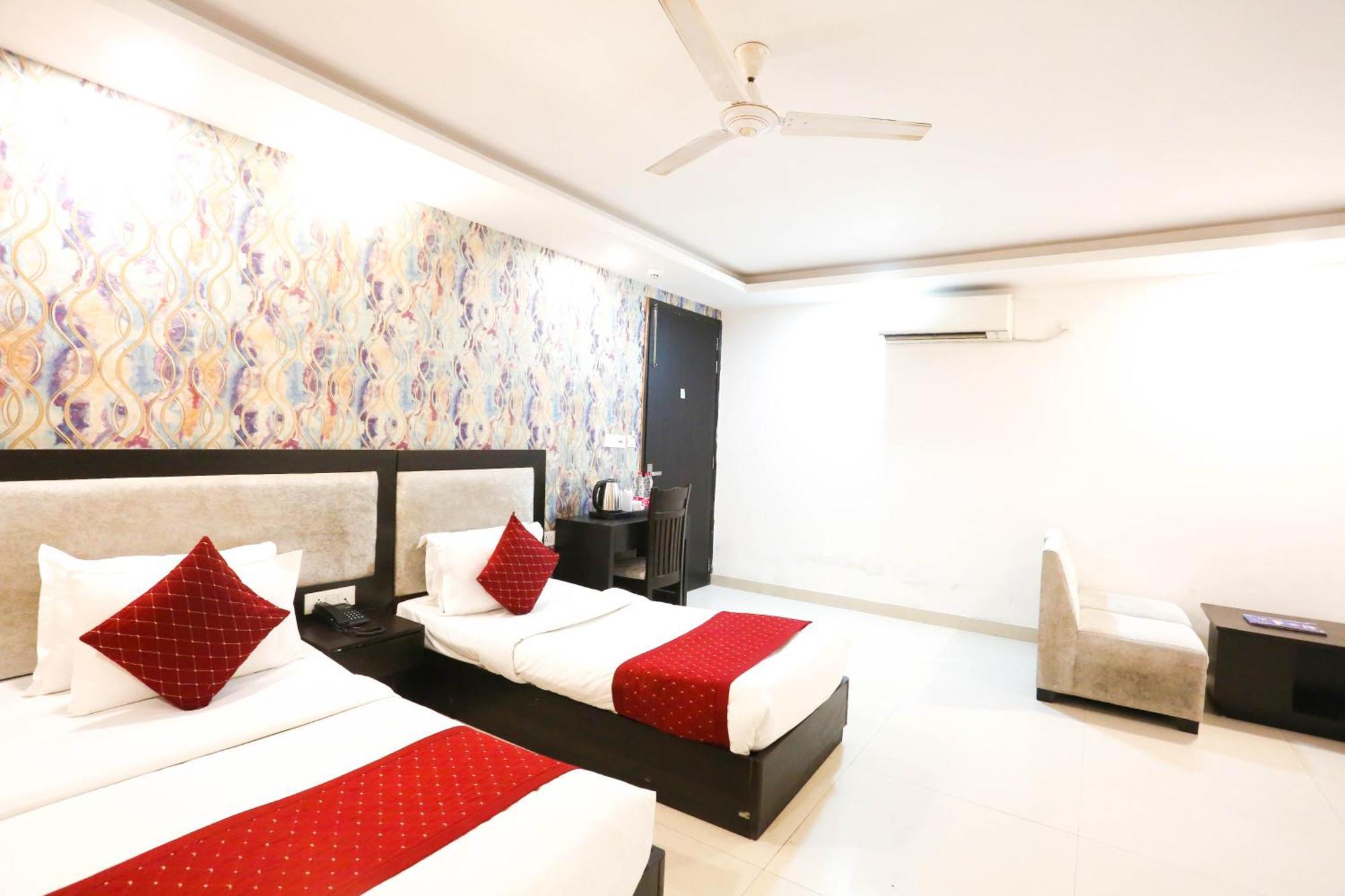Hotel Aashiyana Nowe Delhi Zewnętrze zdjęcie