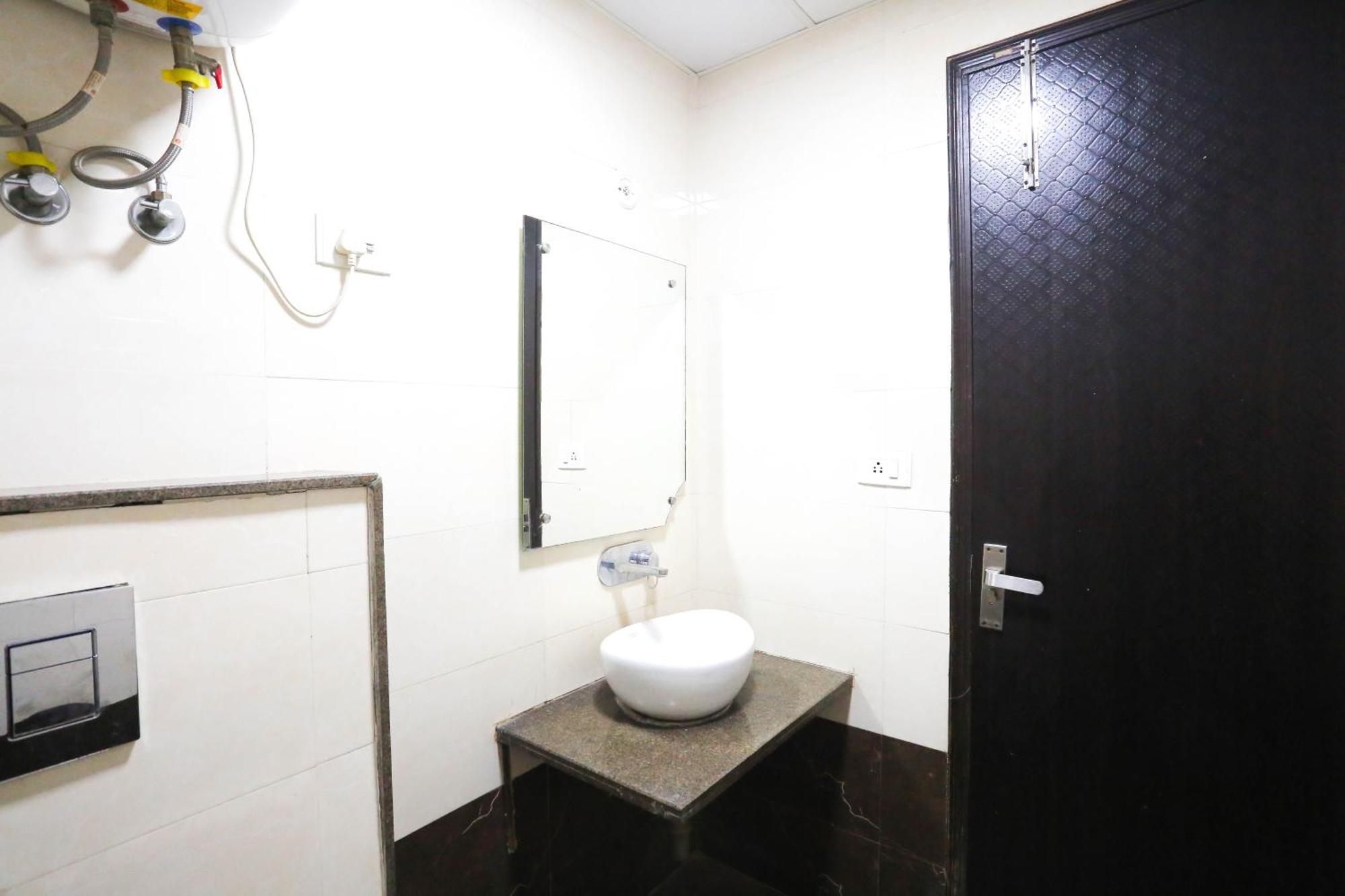 Hotel Aashiyana Nowe Delhi Zewnętrze zdjęcie