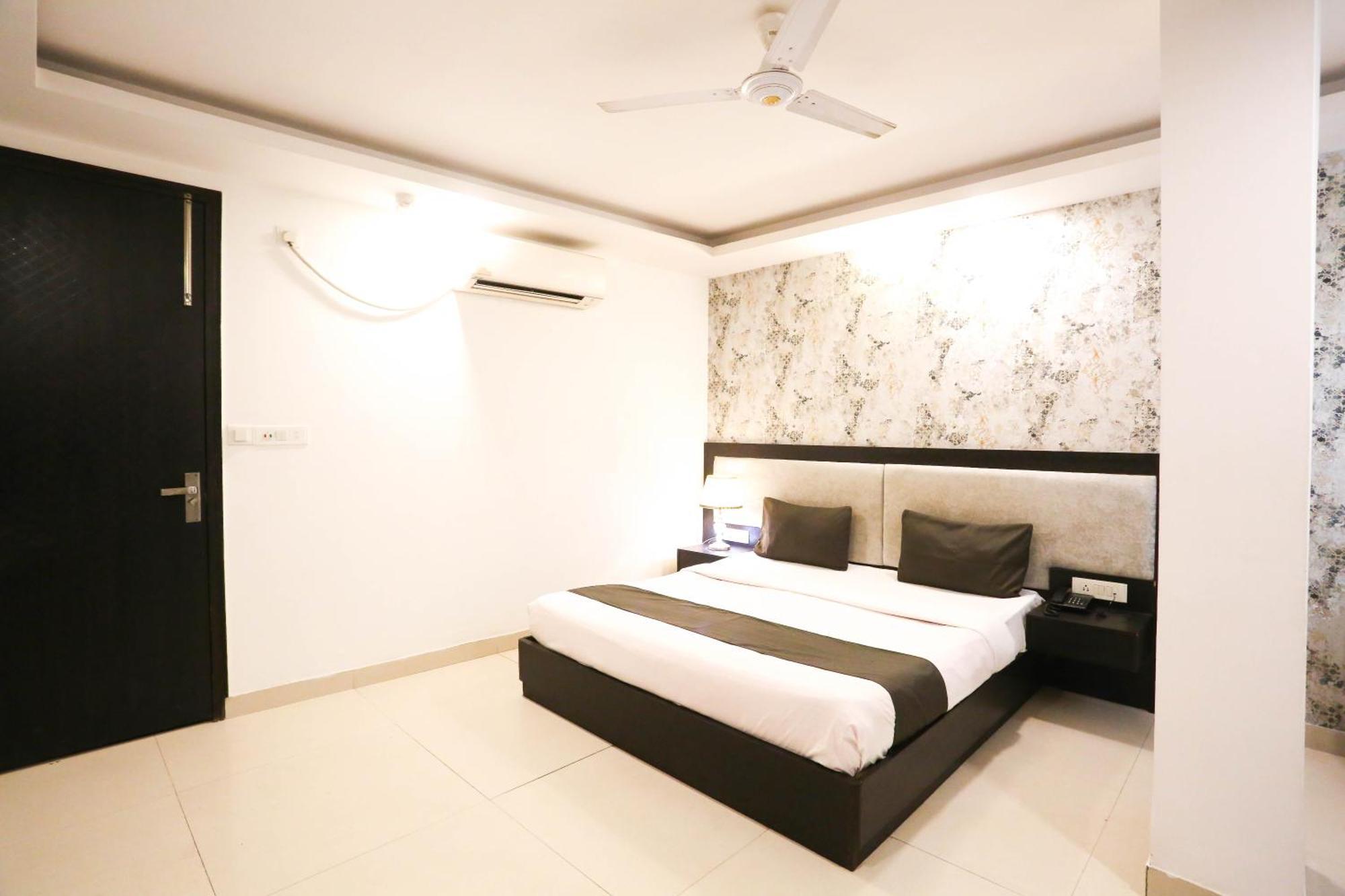 Hotel Aashiyana Nowe Delhi Zewnętrze zdjęcie