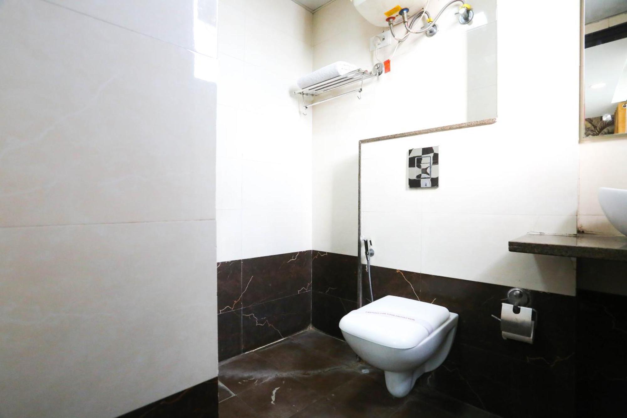 Hotel Aashiyana Nowe Delhi Zewnętrze zdjęcie