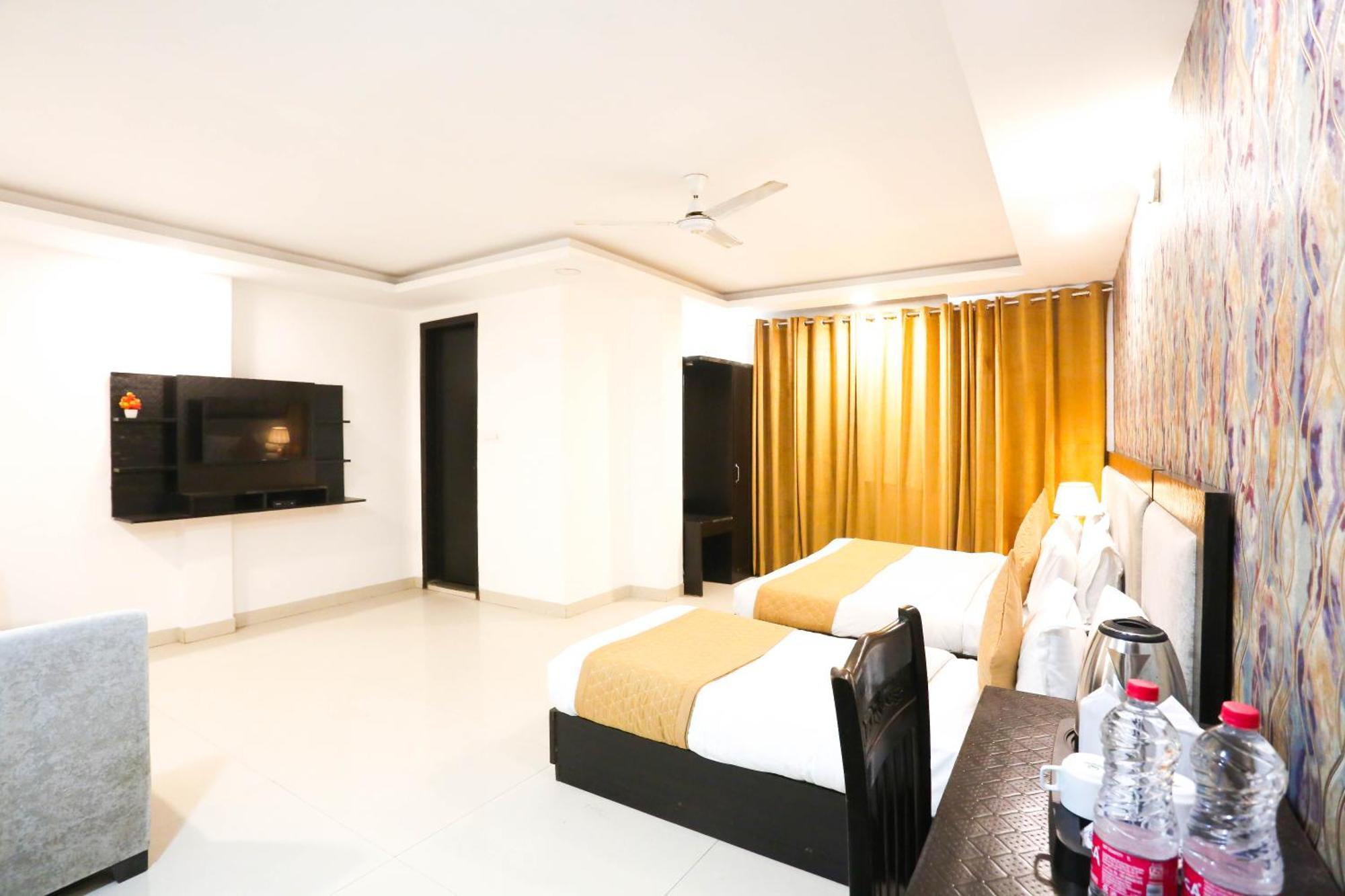 Hotel Aashiyana Nowe Delhi Zewnętrze zdjęcie