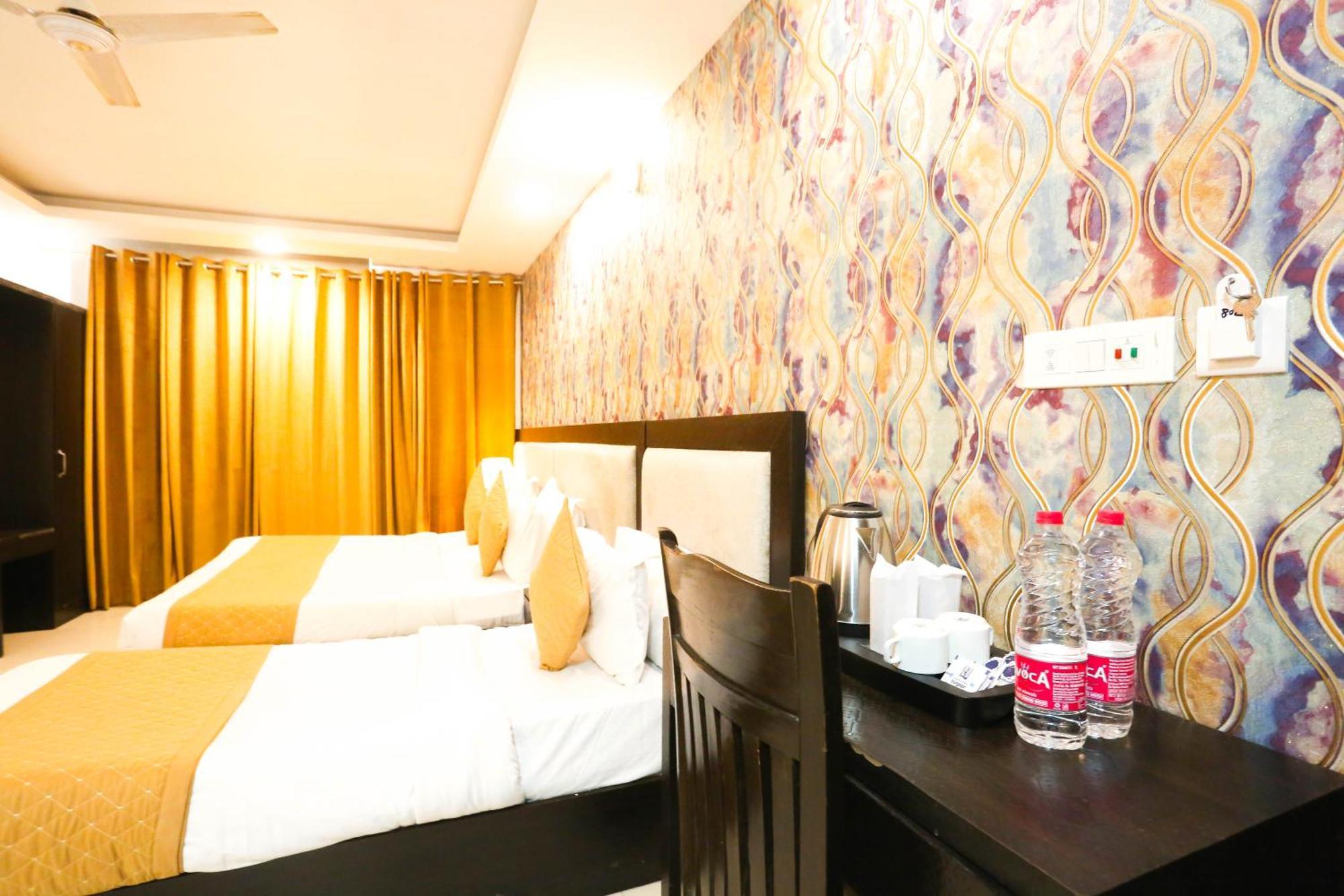 Hotel Aashiyana Nowe Delhi Zewnętrze zdjęcie