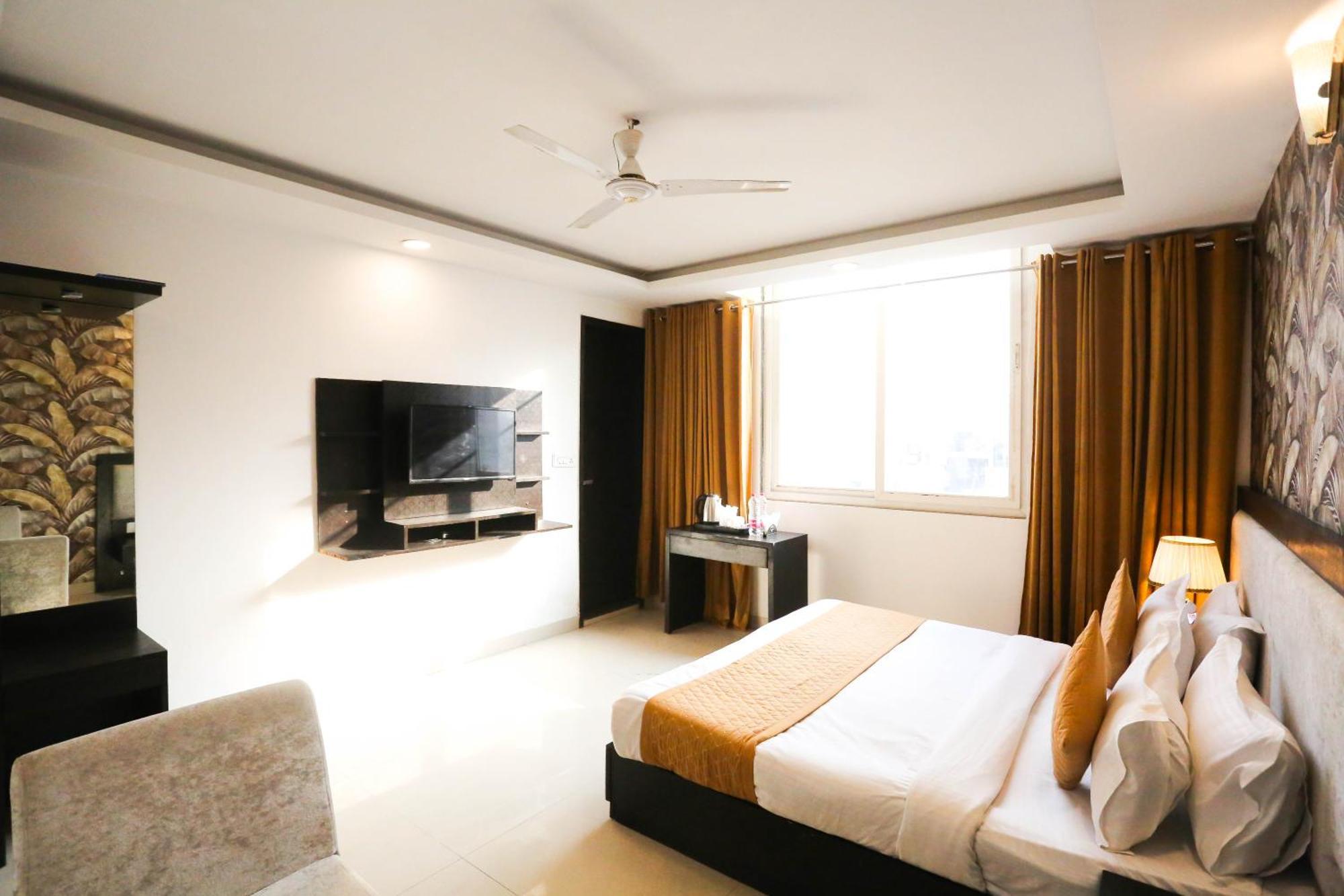 Hotel Aashiyana Nowe Delhi Zewnętrze zdjęcie