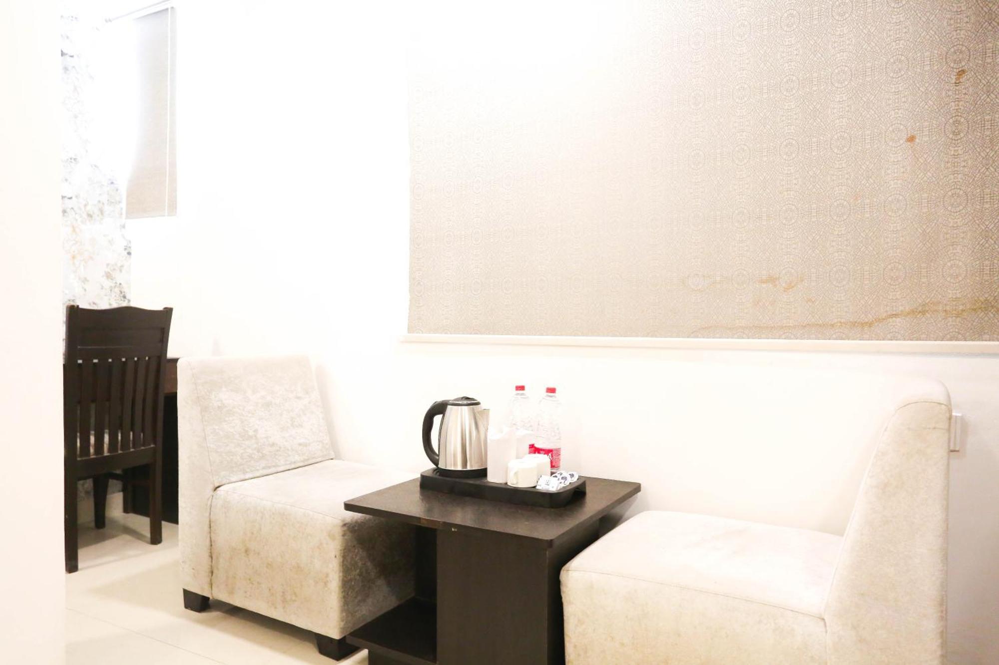 Hotel Aashiyana Nowe Delhi Zewnętrze zdjęcie