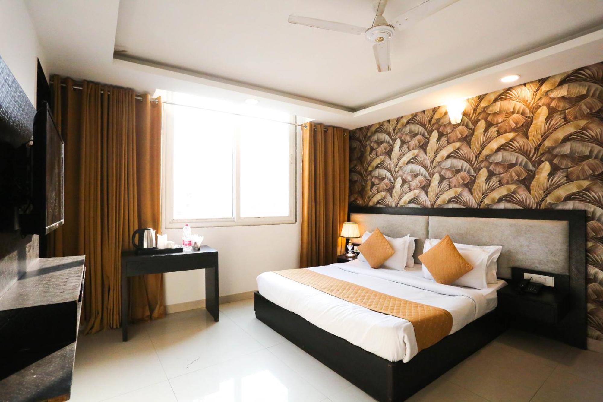 Hotel Aashiyana Nowe Delhi Zewnętrze zdjęcie