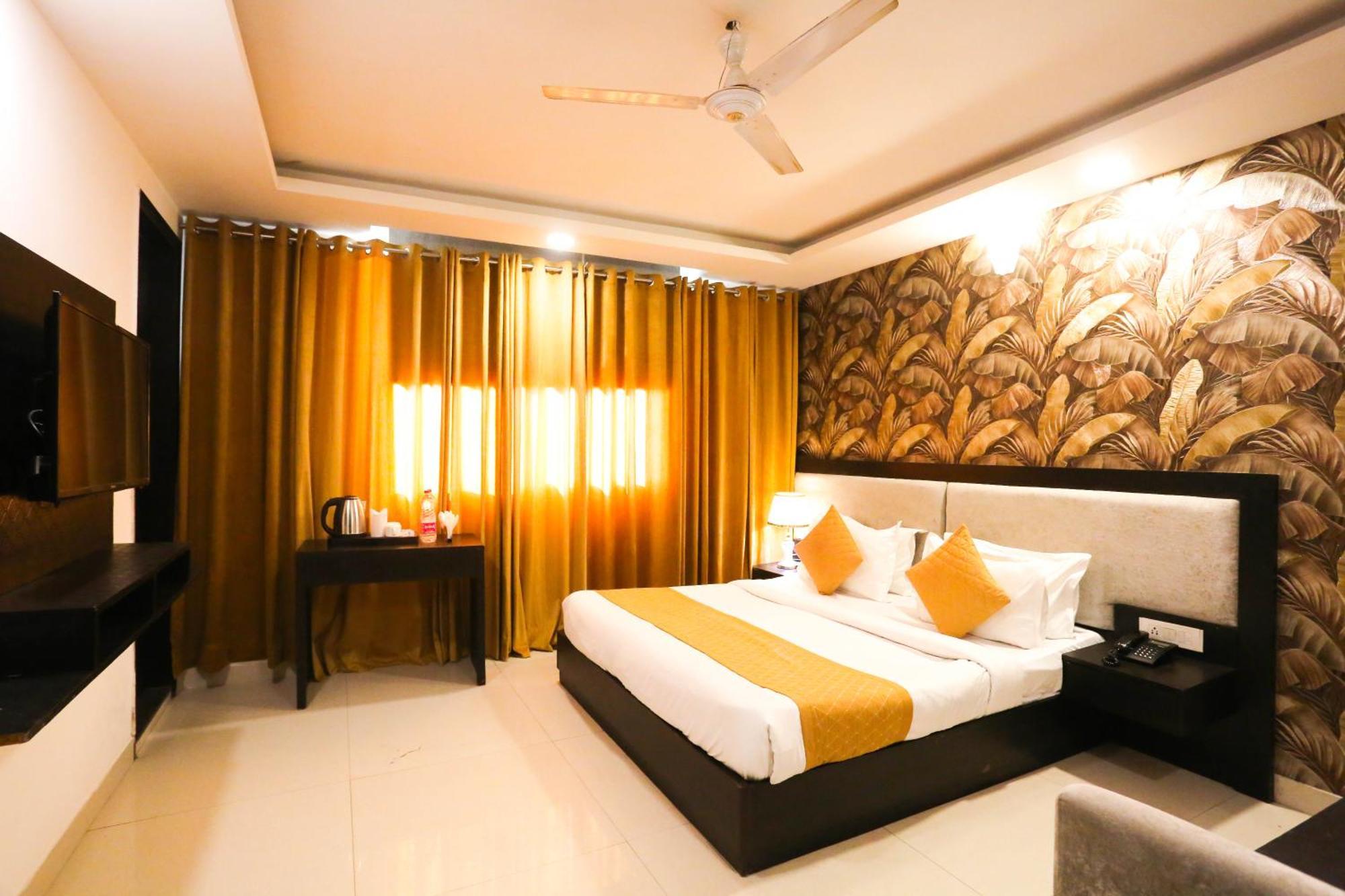 Hotel Aashiyana Nowe Delhi Zewnętrze zdjęcie