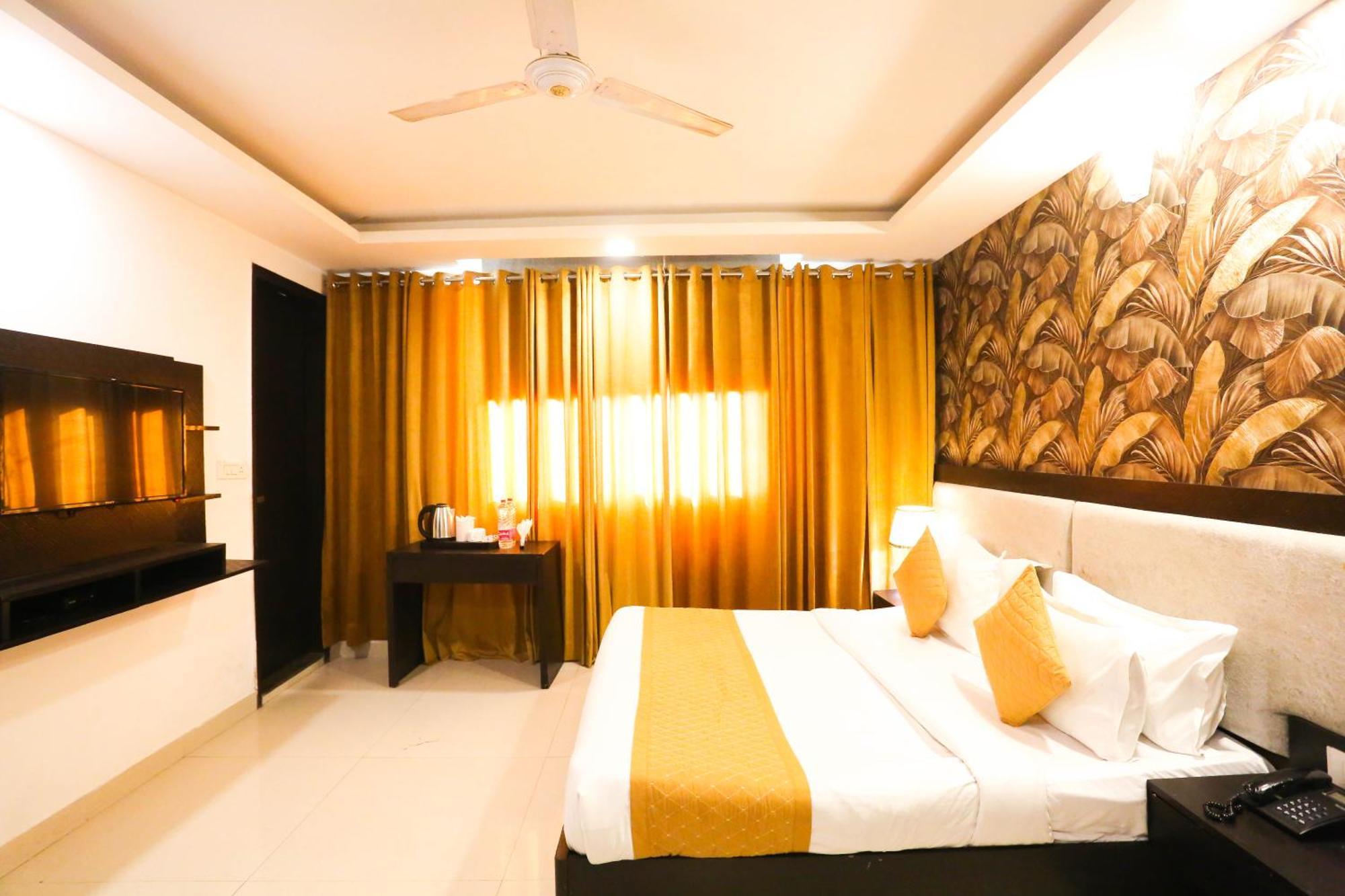 Hotel Aashiyana Nowe Delhi Zewnętrze zdjęcie